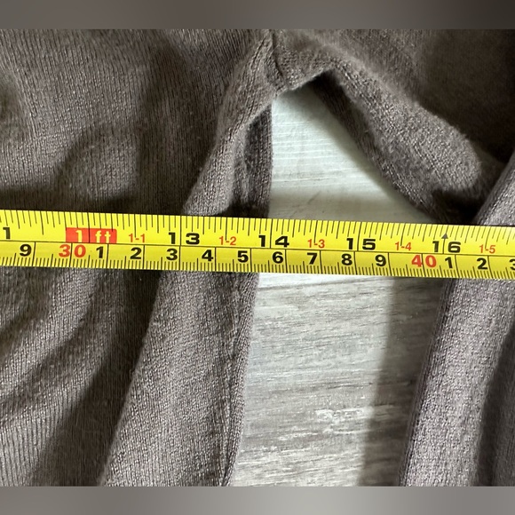 Banana Republic | Women’s Taupe Crocheted Accented Knit Cardigan | Size S - Picture 8 of 9